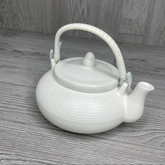 Sweet expressions tea kettle white w/ tea infuser teapot - Picture 4 of 6